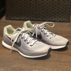 Women’s Nike Zoom Winflo 5 sneakers
